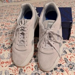 Reebok Run Harmon in Light Gray W9